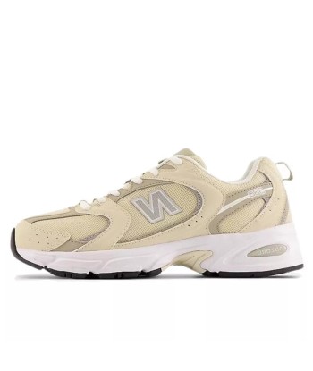 New Balance 530 Beige brillant des détails fins