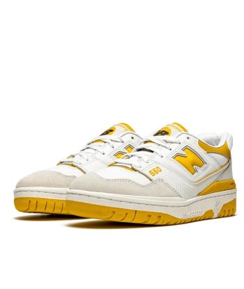 New Balance 550 Sea Salt Varsity Gold de la marque