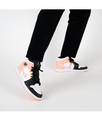 Air Jordan 1 Mid Crimson Tint en linge