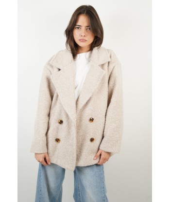 Manteau Kelly beige est présent 